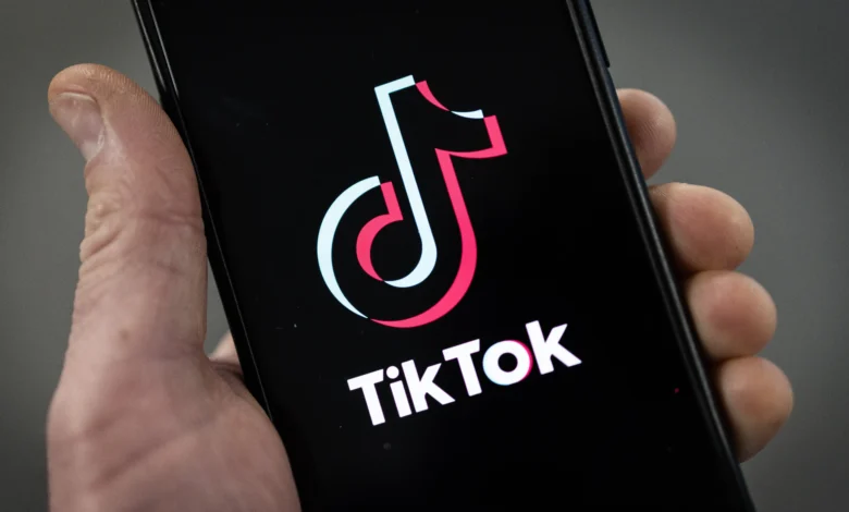 US President Donald Trump Signs Executive Order Delaying TikTok Ban by 75 Days